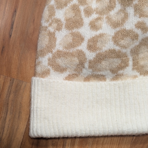 Loft Leopard Print Beanie Hat Faux Fur Pom Pom Women's Tan Cream - Picture 4 of 5